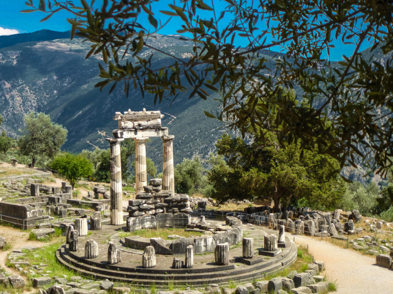 The Oracle of Delphi - Back to the Past to See the Future